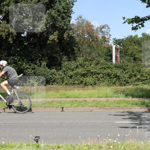 10.08.2025 - GEWOBA Citytriathlon Bremen Yannick Fuchs http://msf.ph/oto/8570913 10.08.2025 14:28:59 Radfahren 168, 172, 193, 321, 350, 403 meine-sportfotos.de