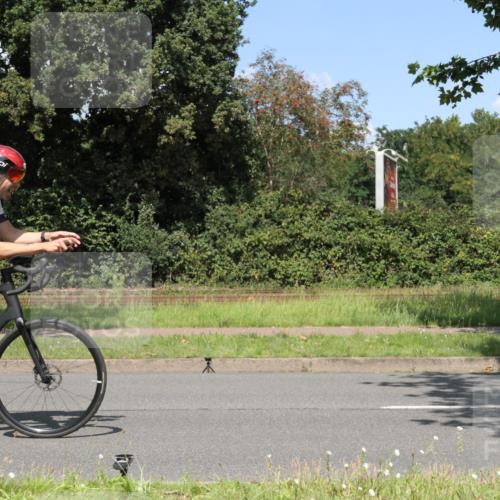 10.08.2025 - GEWOBA Citytriathlon Bremen Yannick Fuchs http://msf.ph/oto/8570931 10.08.2025 14:29:05 Radfahren 168, 172, 188, 321, 403, 447 meine-sportfotos.de