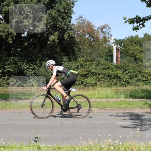 10.08.2025 - GEWOBA Citytriathlon Bremen Yannick Fuchs http://msf.ph/oto/8570957 10.08.2025 14:29:14 Radfahren 168, 172, 188, 321, 389, 447 meine-sportfotos.de