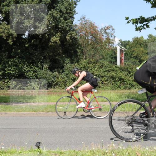 10.08.2025 - GEWOBA Citytriathlon Bremen Yannick Fuchs http://msf.ph/oto/8570977 10.08.2025 14:29:22 Radfahren 117, 179, 188, 206, 212, 351, 365, 373, 389, 447, 487 meine-sportfotos.de