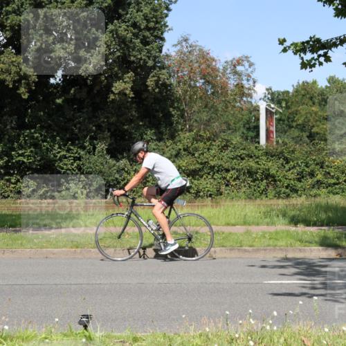 10.08.2025 - GEWOBA Citytriathlon Bremen Yannick Fuchs http://msf.ph/oto/8570980 10.08.2025 14:29:23 Radfahren 117, 179, 188, 206, 212, 351, 365, 373, 389, 447, 487 meine-sportfotos.de