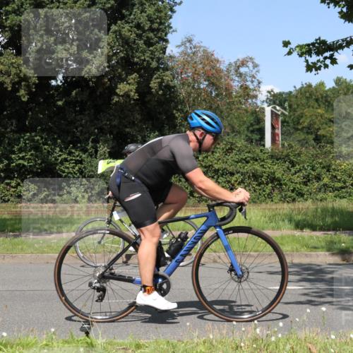 10.08.2025 - GEWOBA Citytriathlon Bremen Yannick Fuchs http://msf.ph/oto/8571015 10.08.2025 14:29:35 Radfahren 117, 179, 206, 212, 226, 351, 365, 373, 405, 466, 487, 517 meine-sportfotos.de
