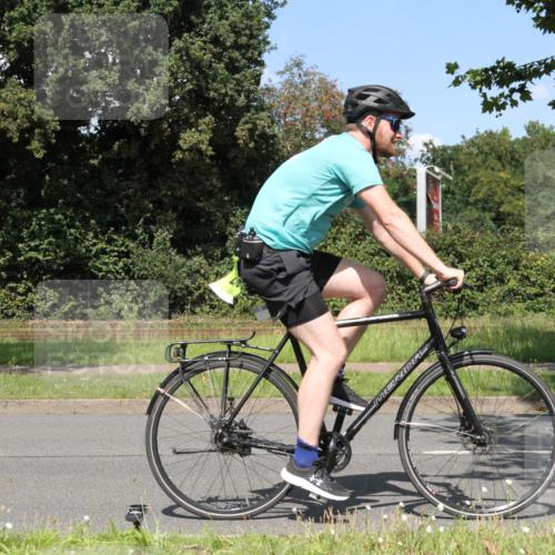 10.08.2025 - GEWOBA Citytriathlon Bremen Yannick Fuchs http://msf.ph/oto/8571019 10.08.2025 14:29:36 Radfahren 117, 179, 206, 212, 226, 351, 365, 373, 405, 466, 487, 517 meine-sportfotos.de