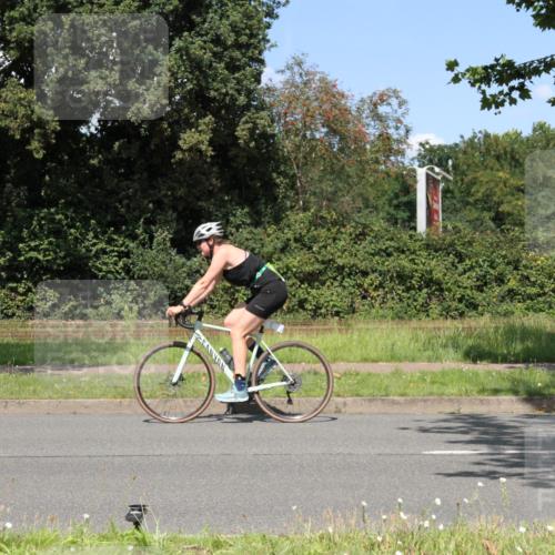 10.08.2025 - GEWOBA Citytriathlon Bremen Yannick Fuchs http://msf.ph/oto/8571030 10.08.2025 14:29:40 Radfahren 117, 179, 206, 212, 226, 275, 351, 365, 373, 405, 466, 468, 487, 517 meine-sportfotos.de