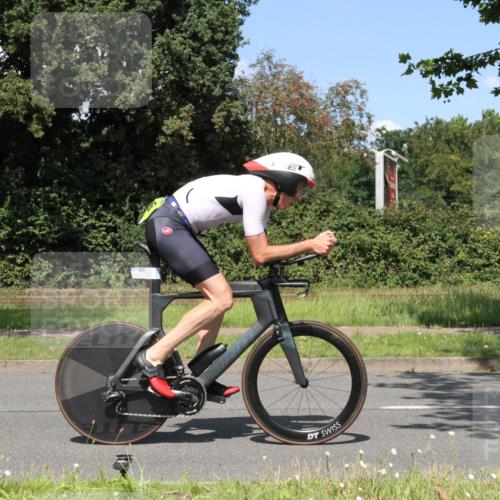 10.08.2025 - GEWOBA Citytriathlon Bremen Yannick Fuchs http://msf.ph/oto/8571035 10.08.2025 14:29:42 Radfahren 117, 179, 212, 226, 275, 327, 351, 373, 405, 466, 468, 487, 517 meine-sportfotos.de