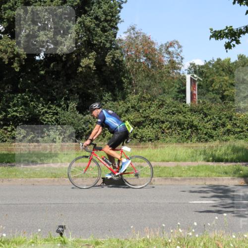 10.08.2025 - GEWOBA Citytriathlon Bremen Yannick Fuchs http://msf.ph/oto/8571048 10.08.2025 14:29:58 Radfahren 42, 95, 112, 183, 275, 315, 327, 337, 454, 468 meine-sportfotos.de