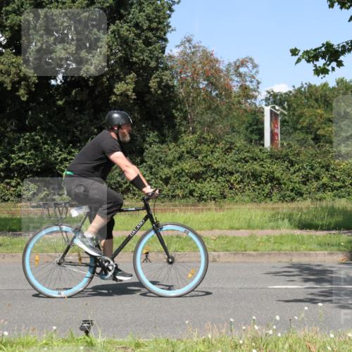 10.08.2025 - GEWOBA Citytriathlon Bremen Yannick Fuchs http://msf.ph/oto/8571052 10.08.2025 14:30:01 Radfahren 42, 95, 112, 183, 275, 315, 327, 337, 429, 454, 468 meine-sportfotos.de
