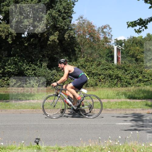 10.08.2025 - GEWOBA Citytriathlon Bremen Yannick Fuchs http://msf.ph/oto/8571056 10.08.2025 14:30:03 Radfahren 42, 95, 112, 183, 275, 315, 327, 337, 400, 402, 429, 454, 468 meine-sportfotos.de