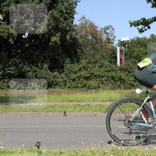 10.08.2025 - GEWOBA Citytriathlon Bremen Yannick Fuchs http://msf.ph/oto/8571067 10.08.2025 14:30:07 Radfahren 42, 66, 95, 112, 148, 149, 183, 315, 327, 337, 400, 402, 429, 454 meine-sportfotos.de
