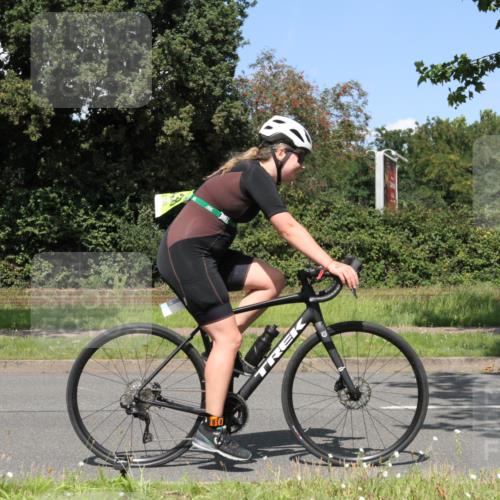 10.08.2025 - GEWOBA Citytriathlon Bremen Yannick Fuchs http://msf.ph/oto/8571080 10.08.2025 14:30:13 Radfahren 42, 66, 95, 112, 148, 149, 315, 329, 337, 338, 361, 374, 400, 402, 410, 429, 454 meine-sportfotos.de