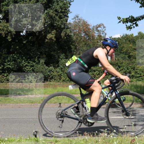 10.08.2025 - GEWOBA Citytriathlon Bremen Yannick Fuchs http://msf.ph/oto/8571091 10.08.2025 14:30:17 Radfahren 8, 33, 42, 66, 95, 112, 148, 149, 329, 337, 338, 361, 374, 400, 402, 410, 429, 492 meine-sportfotos.de