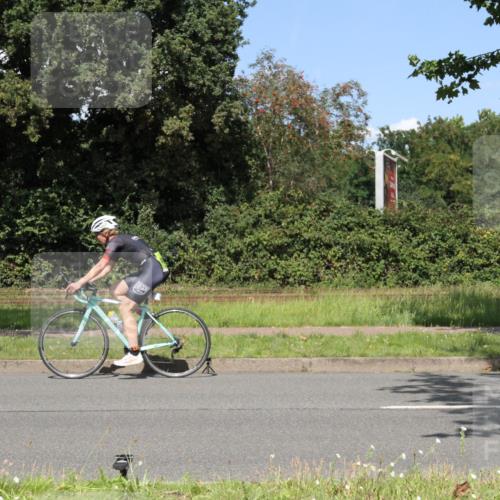 10.08.2025 - GEWOBA Citytriathlon Bremen Yannick Fuchs http://msf.ph/oto/8571092 10.08.2025 14:30:17 Radfahren 8, 33, 42, 66, 95, 112, 148, 149, 329, 337, 338, 361, 374, 400, 402, 410, 429, 492 meine-sportfotos.de