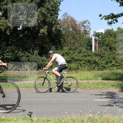 10.08.2025 - GEWOBA Citytriathlon Bremen Yannick Fuchs http://msf.ph/oto/8571097 10.08.2025 14:30:19 Radfahren 8, 33, 66, 95, 148, 149, 329, 338, 347, 361, 374, 400, 402, 410, 429, 492 meine-sportfotos.de