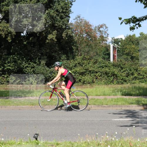 10.08.2025 - GEWOBA Citytriathlon Bremen Yannick Fuchs http://msf.ph/oto/8571100 10.08.2025 14:30:21 Radfahren 8, 33, 66, 148, 149, 329, 338, 347, 361, 374, 400, 402, 410, 429, 492 meine-sportfotos.de