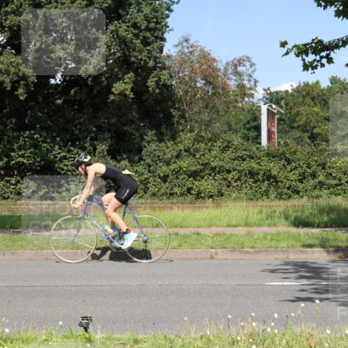 10.08.2025 - GEWOBA Citytriathlon Bremen Yannick Fuchs http://msf.ph/oto/8571108 10.08.2025 14:30:24 Radfahren 8, 33, 66, 148, 149, 329, 338, 347, 361, 374, 400, 402, 410, 429, 461, 492 meine-sportfotos.de