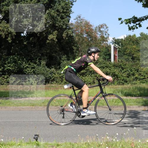 10.08.2025 - GEWOBA Citytriathlon Bremen Yannick Fuchs http://msf.ph/oto/8571121 10.08.2025 14:30:29 Radfahren 8, 33, 66, 107, 148, 149, 178, 328, 329, 338, 341, 345, 347, 356, 361, 374, 381, 409, 410, 461, 492 meine-sportfotos.de