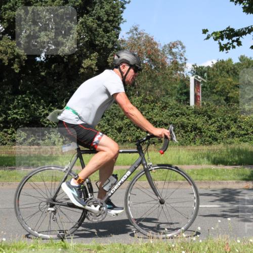 10.08.2025 - GEWOBA Citytriathlon Bremen Yannick Fuchs http://msf.ph/oto/8571123 10.08.2025 14:30:30 Radfahren 8, 12, 33, 66, 107, 148, 149, 178, 328, 329, 338, 341, 345, 347, 356, 361, 374, 381, 409, 410, 461, 492 meine-sportfotos.de