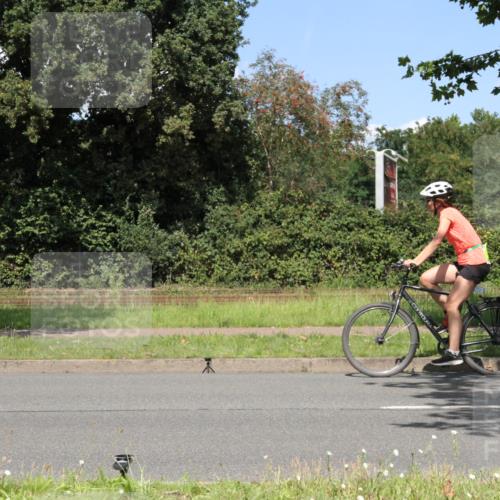 10.08.2025 - GEWOBA Citytriathlon Bremen Yannick Fuchs http://msf.ph/oto/8571129 10.08.2025 14:30:32 Radfahren 8, 12, 33, 66, 107, 148, 178, 328, 329, 338, 341, 345, 347, 356, 361, 374, 381, 409, 410, 461, 492 meine-sportfotos.de