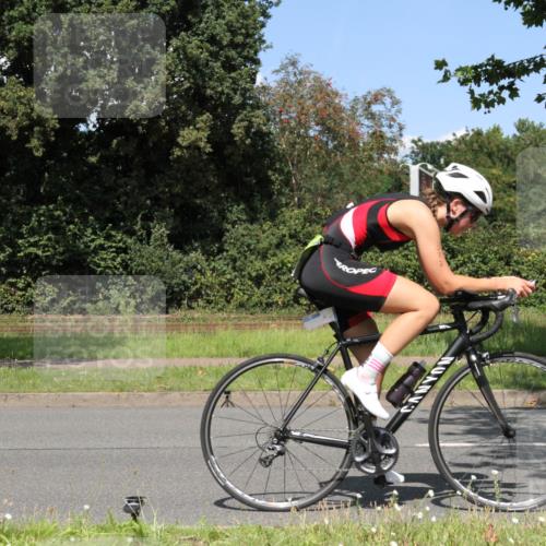 10.08.2025 - GEWOBA Citytriathlon Bremen Yannick Fuchs http://msf.ph/oto/8571133 10.08.2025 14:30:33 Radfahren 8, 12, 33, 107, 178, 328, 329, 338, 341, 345, 347, 356, 361, 374, 381, 399, 409, 410, 461, 492 meine-sportfotos.de