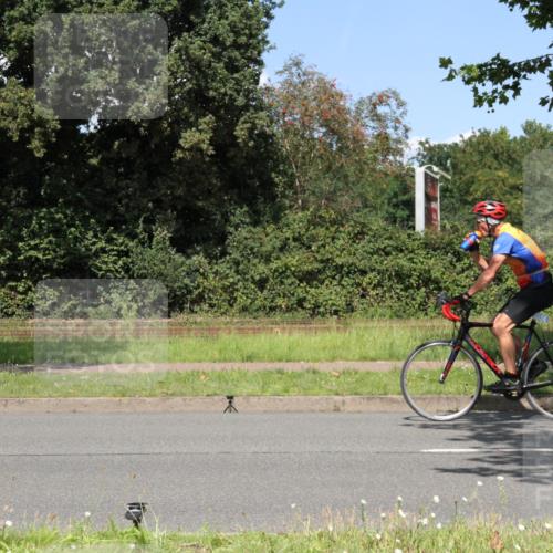 10.08.2025 - GEWOBA Citytriathlon Bremen Yannick Fuchs http://msf.ph/oto/8571140 10.08.2025 14:30:36 Radfahren 8, 12, 33, 107, 178, 328, 329, 338, 341, 345, 347, 356, 361, 381, 399, 409, 416, 461, 492 meine-sportfotos.de