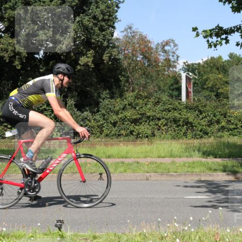 10.08.2025 - GEWOBA Citytriathlon Bremen Yannick Fuchs http://msf.ph/oto/8571150 10.08.2025 14:30:39 Radfahren 8, 12, 33, 107, 178, 328, 341, 345, 347, 356, 381, 399, 409, 416, 461, 492, 504 meine-sportfotos.de