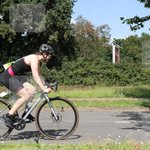 10.08.2025 - GEWOBA Citytriathlon Bremen Yannick Fuchs http://msf.ph/oto/8571163 10.08.2025 14:30:44 Radfahren 12, 107, 175, 178, 328, 341, 345, 356, 381, 399, 409, 416, 461, 504, 510 meine-sportfotos.de
