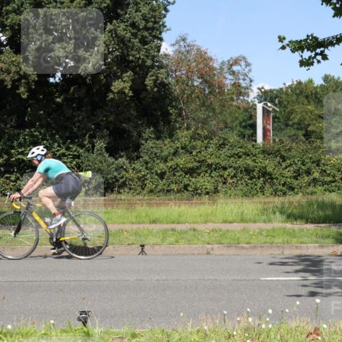 10.08.2025 - GEWOBA Citytriathlon Bremen Yannick Fuchs http://msf.ph/oto/8571168 10.08.2025 14:30:46 Radfahren 12, 107, 175, 178, 328, 341, 345, 356, 381, 399, 409, 416, 461, 504, 510 meine-sportfotos.de