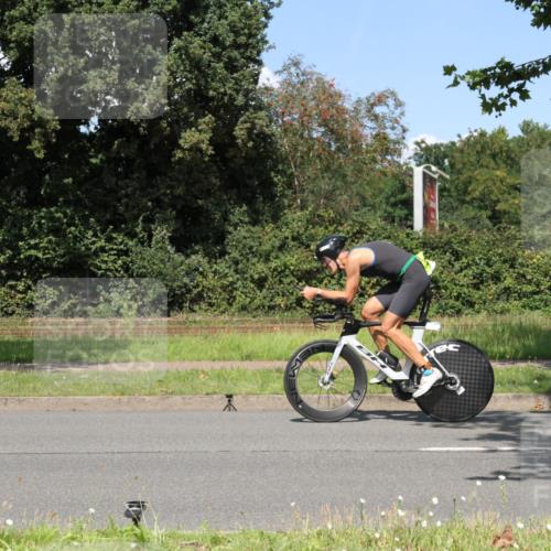 10.08.2025 - GEWOBA Citytriathlon Bremen Yannick Fuchs http://msf.ph/oto/8571175 10.08.2025 14:30:48 Radfahren 12, 107, 175, 178, 328, 341, 345, 356, 368, 381, 399, 409, 416, 461, 504, 510 meine-sportfotos.de