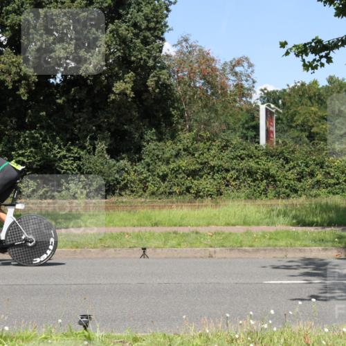 10.08.2025 - GEWOBA Citytriathlon Bremen Yannick Fuchs http://msf.ph/oto/8571176 10.08.2025 14:30:49 Radfahren 12, 107, 175, 178, 328, 341, 345, 356, 368, 381, 399, 409, 416, 461, 504, 510 meine-sportfotos.de