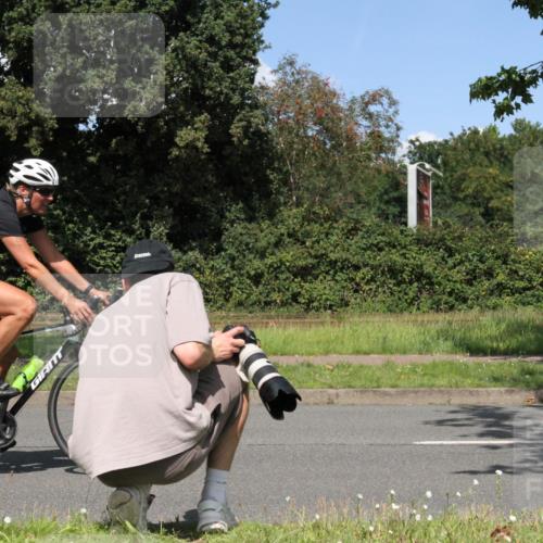 10.08.2025 - GEWOBA Citytriathlon Bremen Yannick Fuchs http://msf.ph/oto/8571196 10.08.2025 14:30:55 Radfahren 12, 175, 335, 368, 385, 399, 416, 504, 510 meine-sportfotos.de