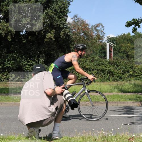 10.08.2025 - GEWOBA Citytriathlon Bremen Yannick Fuchs http://msf.ph/oto/8571198 10.08.2025 14:30:56 Radfahren 175, 335, 368, 385, 399, 416, 504, 510 meine-sportfotos.de