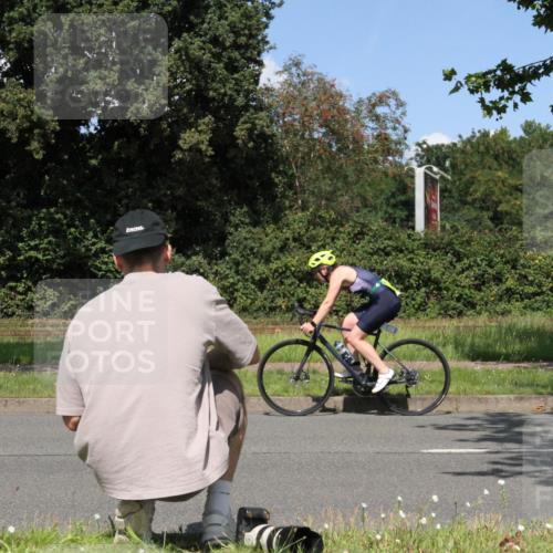 10.08.2025 - GEWOBA Citytriathlon Bremen Yannick Fuchs http://msf.ph/oto/8571219 10.08.2025 14:31:03 Radfahren 155, 175, 335, 368, 385, 412, 491, 504, 510 meine-sportfotos.de