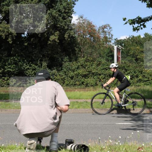 10.08.2025 - GEWOBA Citytriathlon Bremen Yannick Fuchs http://msf.ph/oto/8571240 10.08.2025 14:31:29 Radfahren 26, 97, 187, 271, 291, 324, 379, 407, 419, 434, 439, 469, 470, 475, 494, 509, 523 meine-sportfotos.de