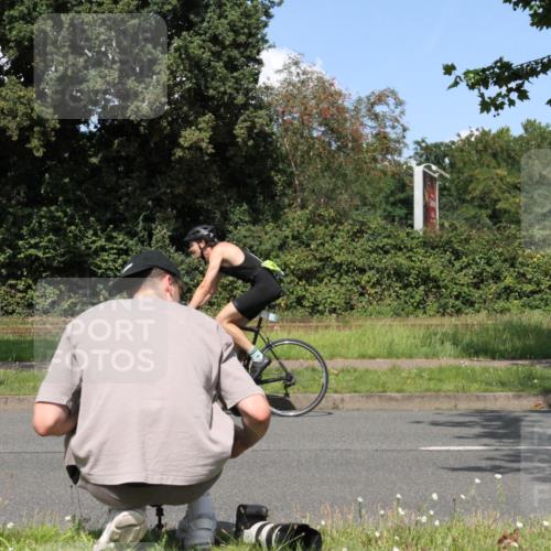 10.08.2025 - GEWOBA Citytriathlon Bremen Yannick Fuchs http://msf.ph/oto/8571274 10.08.2025 14:32:02 Radfahren 104, 344, 359, 376, 411, 496, 508 meine-sportfotos.de