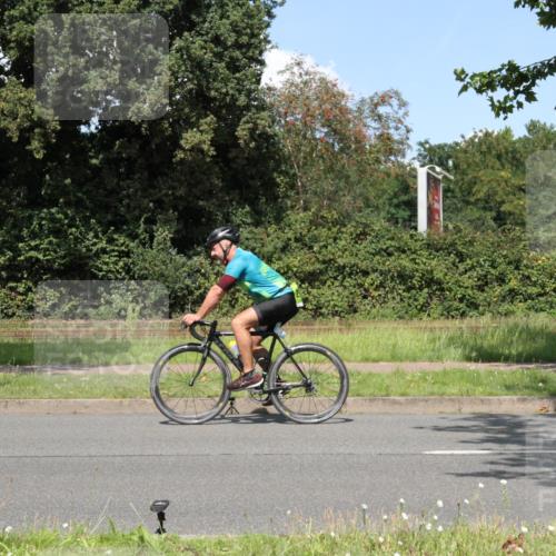 10.08.2025 - GEWOBA Citytriathlon Bremen Yannick Fuchs http://msf.ph/oto/8571279 10.08.2025 14:32:11 Radfahren 104, 105, 113, 344, 355, 359, 362, 366, 370, 376, 411, 433, 463, 489, 496, 508 meine-sportfotos.de