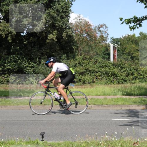 10.08.2025 - GEWOBA Citytriathlon Bremen Yannick Fuchs http://msf.ph/oto/8571280 10.08.2025 14:32:11 Radfahren 104, 105, 113, 344, 355, 359, 362, 366, 370, 376, 411, 433, 463, 489, 496, 508 meine-sportfotos.de