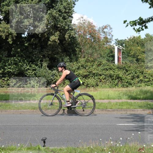 10.08.2025 - GEWOBA Citytriathlon Bremen Yannick Fuchs http://msf.ph/oto/8571282 10.08.2025 14:32:13 Radfahren 104, 105, 113, 299, 344, 355, 359, 362, 366, 370, 376, 411, 433, 463, 489, 496, 508 meine-sportfotos.de