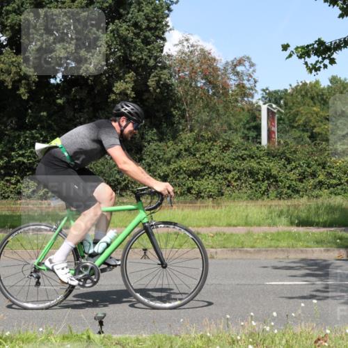 10.08.2025 - GEWOBA Citytriathlon Bremen Yannick Fuchs http://msf.ph/oto/8571287 10.08.2025 14:32:17 Radfahren 104, 105, 113, 284, 299, 344, 355, 359, 362, 366, 370, 376, 411, 433, 463, 489, 508 meine-sportfotos.de