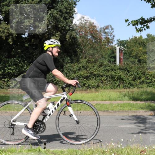 10.08.2025 - GEWOBA Citytriathlon Bremen Yannick Fuchs http://msf.ph/oto/8571289 10.08.2025 14:32:18 Radfahren 104, 105, 113, 284, 299, 344, 355, 359, 362, 366, 370, 376, 393, 411, 433, 463, 489, 508 meine-sportfotos.de