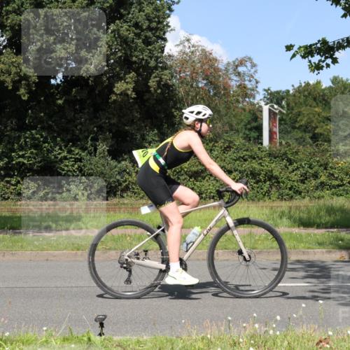 10.08.2025 - GEWOBA Citytriathlon Bremen Yannick Fuchs http://msf.ph/oto/8571305 10.08.2025 14:32:25 Radfahren 105, 113, 284, 299, 344, 355, 362, 366, 370, 393, 433, 463, 489, 508 meine-sportfotos.de