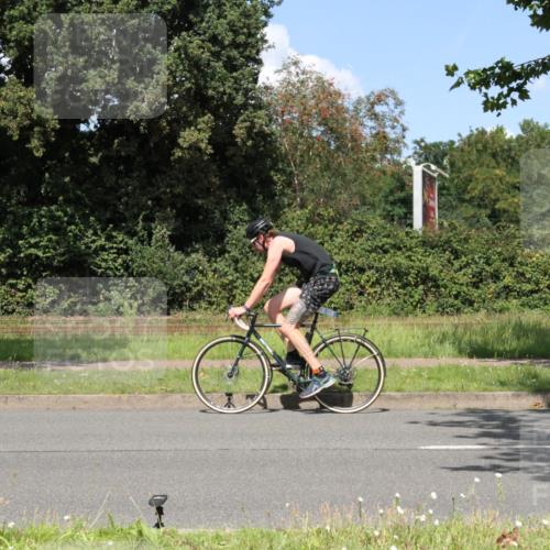 10.08.2025 - GEWOBA Citytriathlon Bremen Yannick Fuchs http://msf.ph/oto/8571317 10.08.2025 14:32:30 Radfahren 105, 284, 299, 355, 362, 370, 393, 420, 433, 463, 489 meine-sportfotos.de
