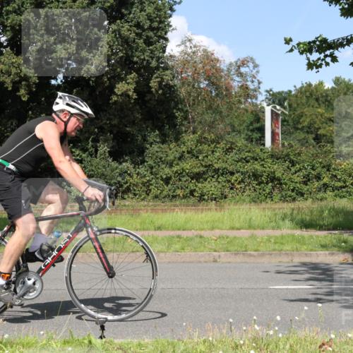 10.08.2025 - GEWOBA Citytriathlon Bremen Yannick Fuchs http://msf.ph/oto/8571324 10.08.2025 14:32:32 Radfahren 105, 284, 299, 355, 370, 393, 420, 489 meine-sportfotos.de