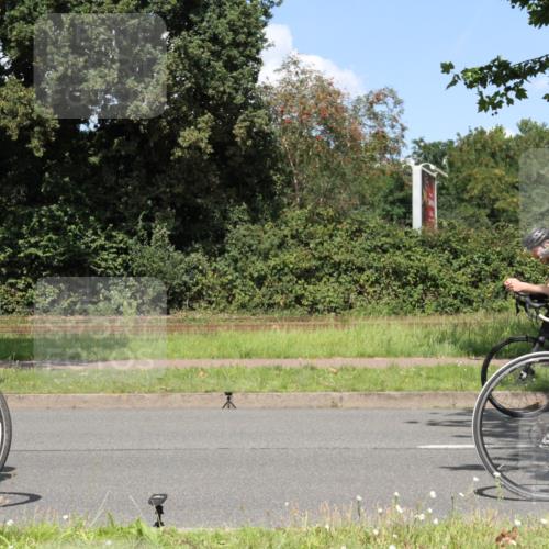10.08.2025 - GEWOBA Citytriathlon Bremen Yannick Fuchs http://msf.ph/oto/8571325 10.08.2025 14:32:32 Radfahren 105, 284, 299, 355, 370, 393, 420, 489 meine-sportfotos.de