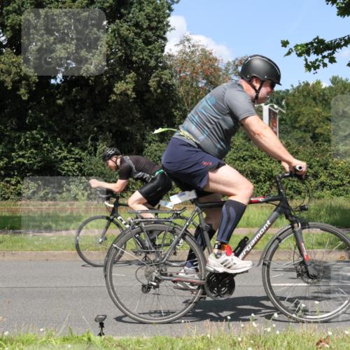 10.08.2025 - GEWOBA Citytriathlon Bremen Yannick Fuchs http://msf.ph/oto/8571326 10.08.2025 14:32:33 Radfahren 105, 284, 299, 370, 393, 420, 489 meine-sportfotos.de
