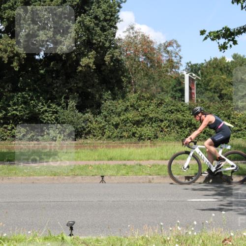 10.08.2025 - GEWOBA Citytriathlon Bremen Yannick Fuchs http://msf.ph/oto/8571343 10.08.2025 14:32:39 Radfahren 15, 82, 96, 118, 243, 284, 393, 420, 435 meine-sportfotos.de