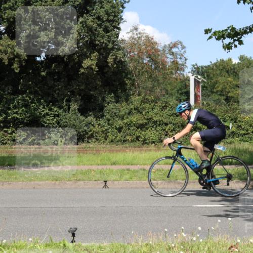 10.08.2025 - GEWOBA Citytriathlon Bremen Yannick Fuchs http://msf.ph/oto/8571346 10.08.2025 14:32:40 Radfahren 15, 82, 96, 118, 243, 284, 393, 420, 435 meine-sportfotos.de