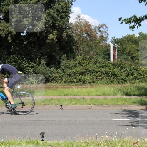 10.08.2025 - GEWOBA Citytriathlon Bremen Yannick Fuchs http://msf.ph/oto/8571347 10.08.2025 14:32:40 Radfahren 15, 82, 96, 118, 243, 284, 393, 420, 435 meine-sportfotos.de