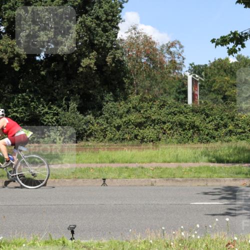 10.08.2025 - GEWOBA Citytriathlon Bremen Yannick Fuchs http://msf.ph/oto/8571357 10.08.2025 14:32:43 Radfahren 15, 82, 96, 118, 243, 393, 420, 435 meine-sportfotos.de