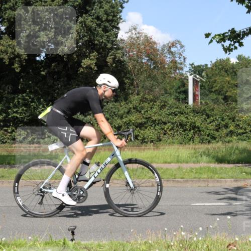 10.08.2025 - GEWOBA Citytriathlon Bremen Yannick Fuchs http://msf.ph/oto/8571365 10.08.2025 14:32:47 Radfahren 15, 82, 96, 118, 122, 243, 387, 420, 435, 501 meine-sportfotos.de