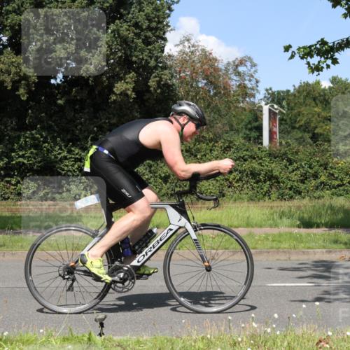 10.08.2025 - GEWOBA Citytriathlon Bremen Yannick Fuchs http://msf.ph/oto/8571368 10.08.2025 14:32:48 Radfahren 15, 82, 96, 118, 122, 243, 357, 387, 420, 435, 501 meine-sportfotos.de
